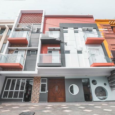 Super Oyo 1487 Residence Khoe Jakarta Exterior foto