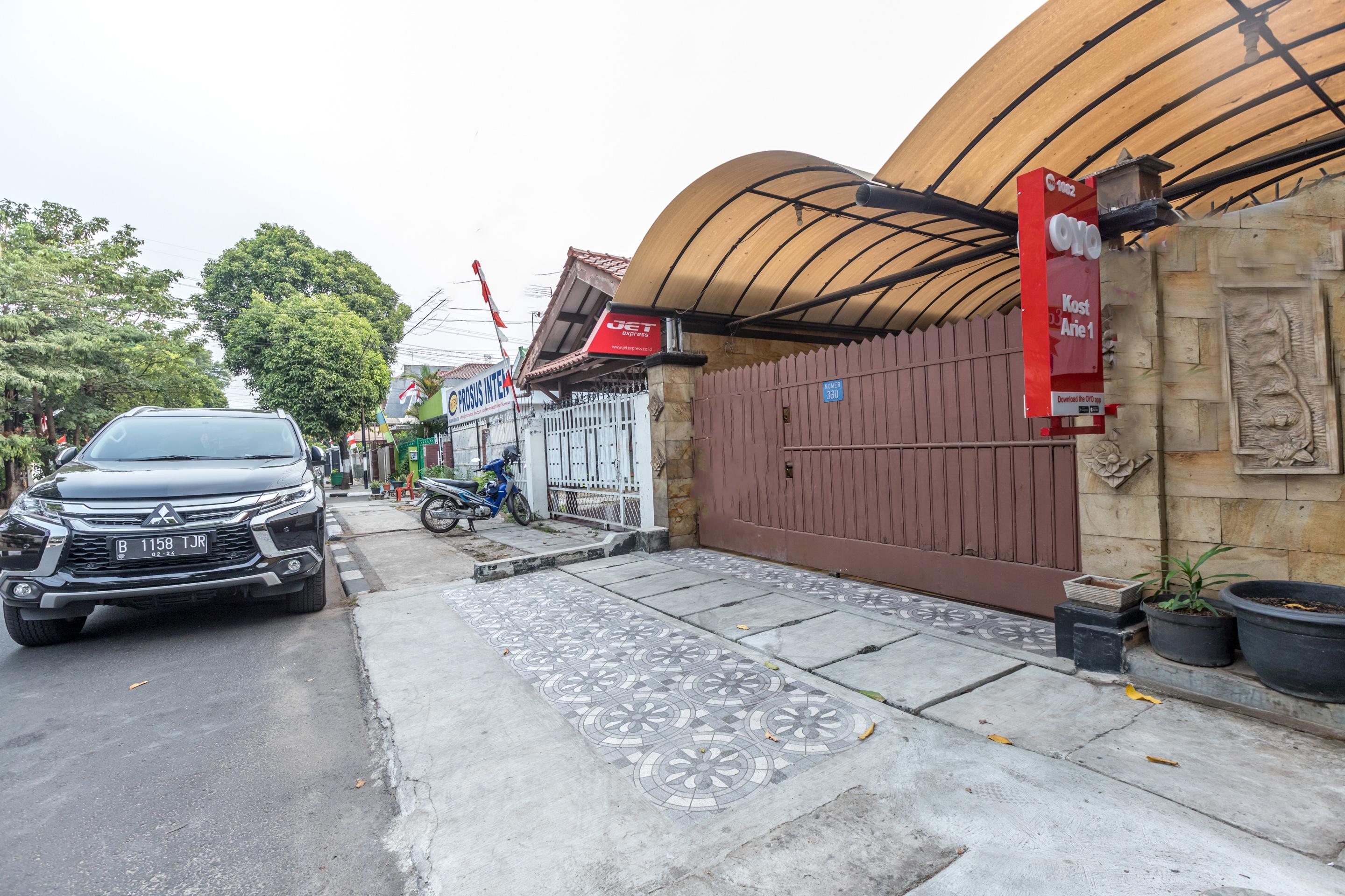 Super Oyo 1487 Residence Khoe Jakarta Exterior foto