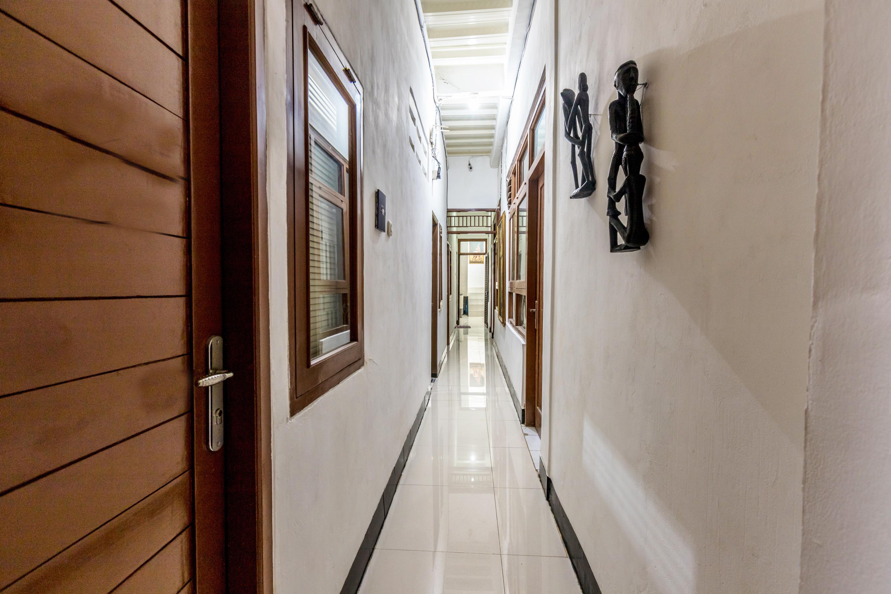 Super Oyo 1487 Residence Khoe Jakarta Exterior foto