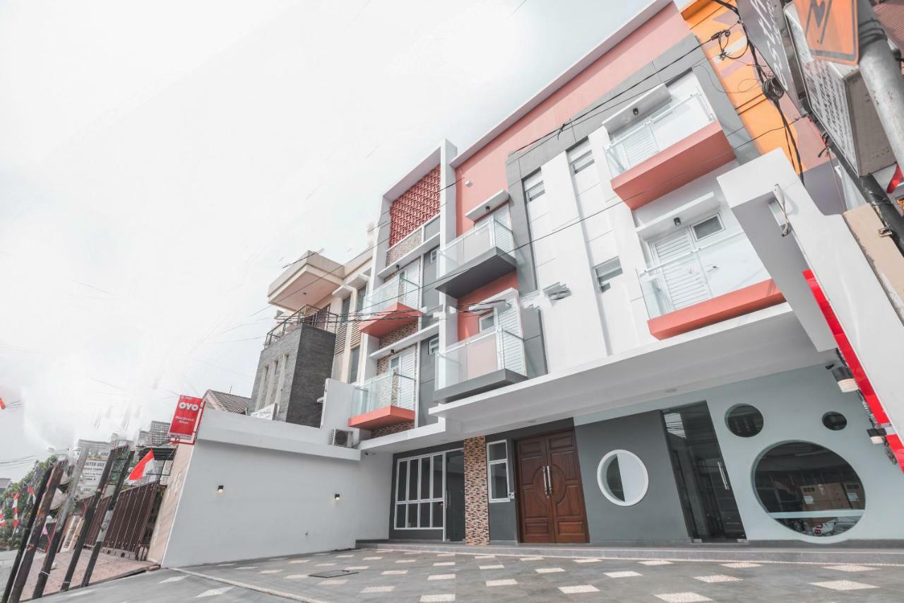 Super Oyo 1487 Residence Khoe Jakarta Exterior foto