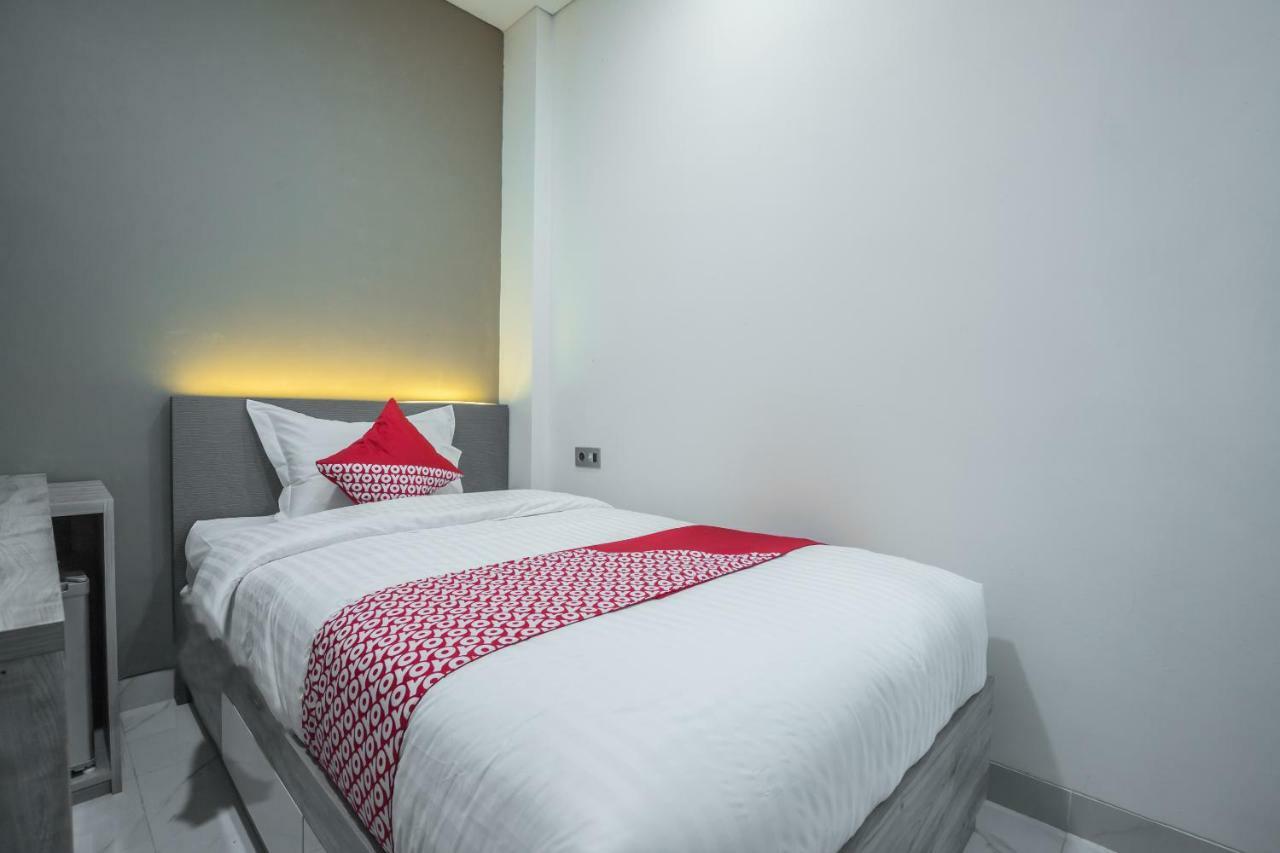Super Oyo 1487 Residence Khoe Jakarta Exterior foto