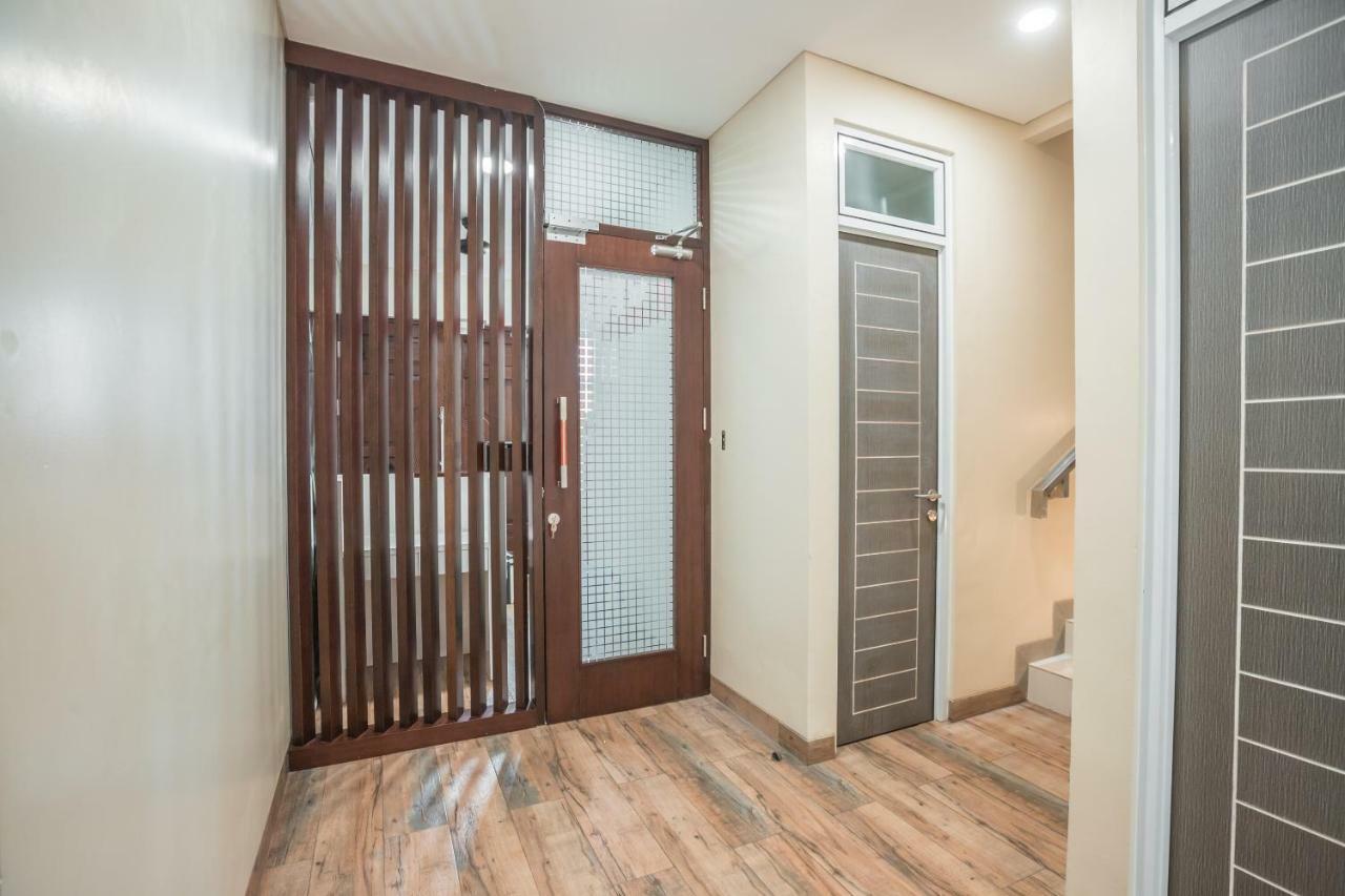 Super Oyo 1487 Residence Khoe Jakarta Exterior foto