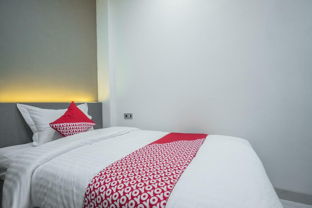 Super Oyo 1487 Residence Khoe Jakarta Exterior foto